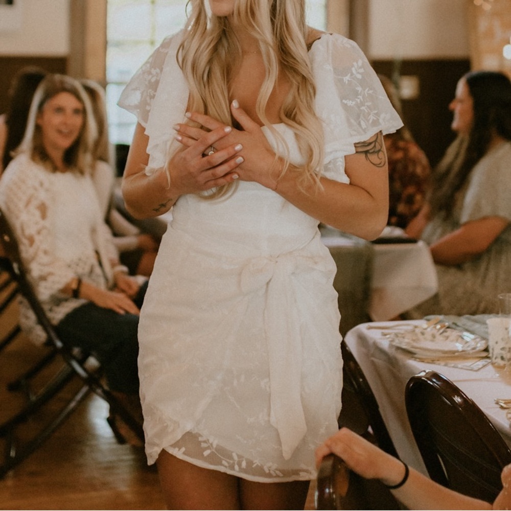 Selfie Leslie dress